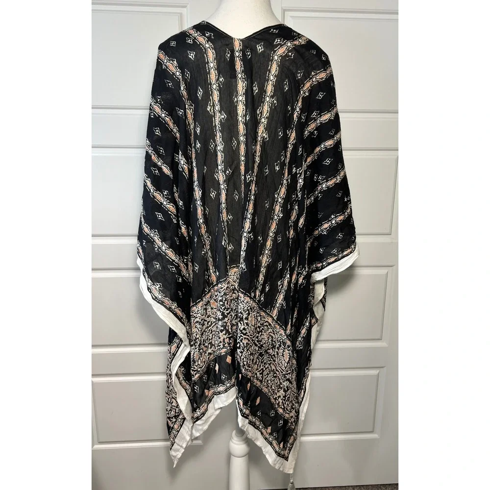 Vince Camuto Black Peach Patterned‎ Tassel Kimono Shawl Poncho Beach Cover Up OS